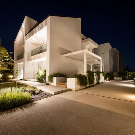 Luxury With Private And Pool - Villa *