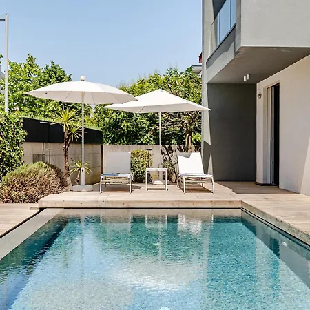 Luxury With Private And Pool - *